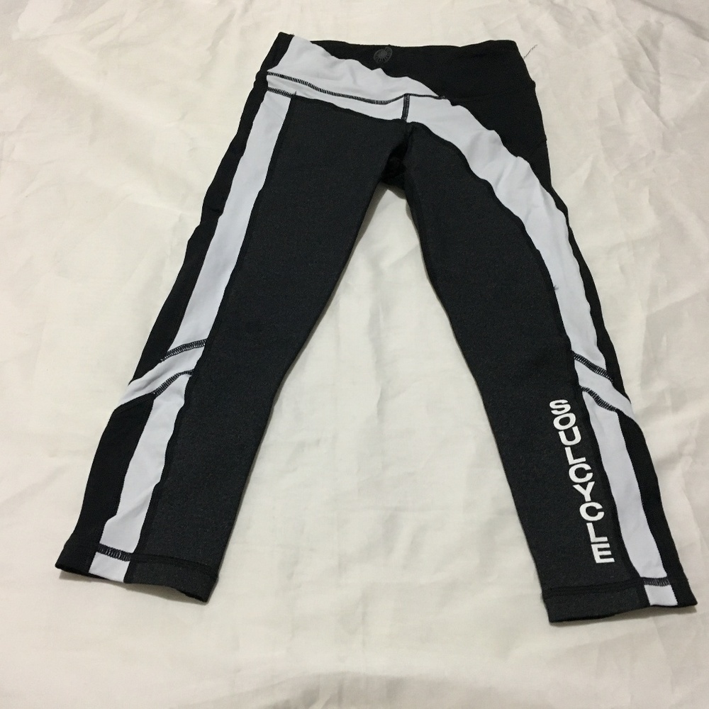 SoulCycle‎ Arc Capri Women size XSmall Worn once